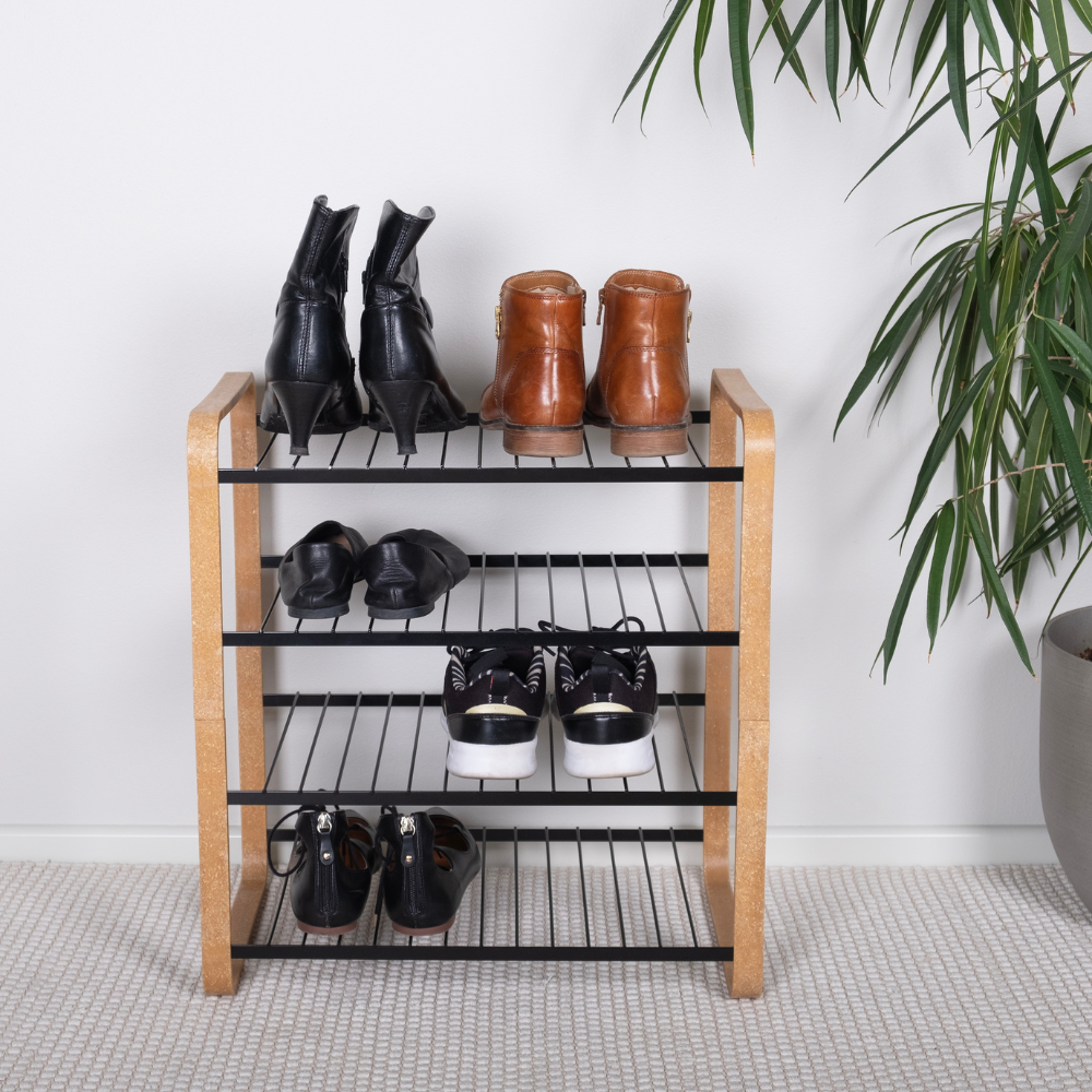 Kenkäteline neljällä tasolla - Lanka ja Muovi